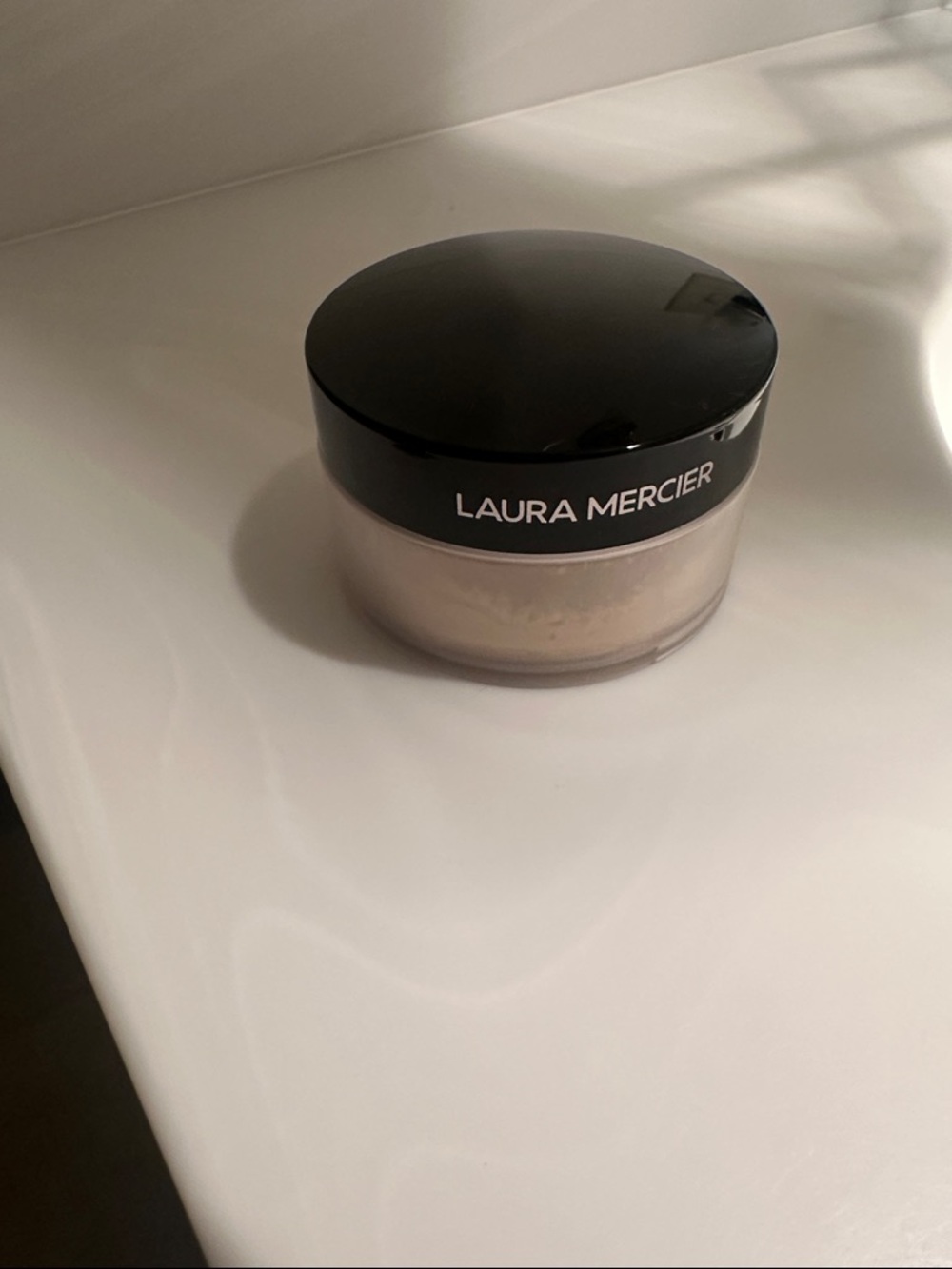 Laura Mercier Translucent Setting Powder - Picture 2 of 2